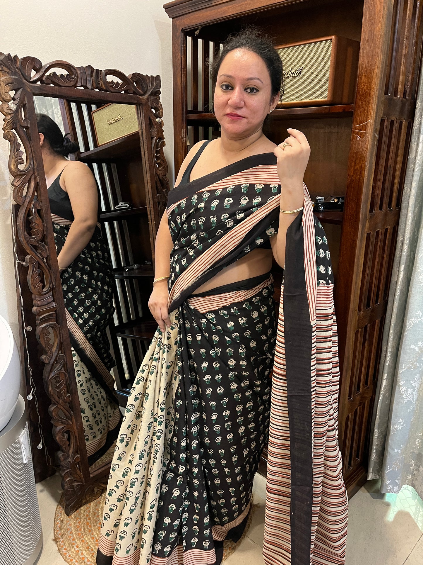Quirky Figurine Half & Half Mul Cotton Saree - Black & White