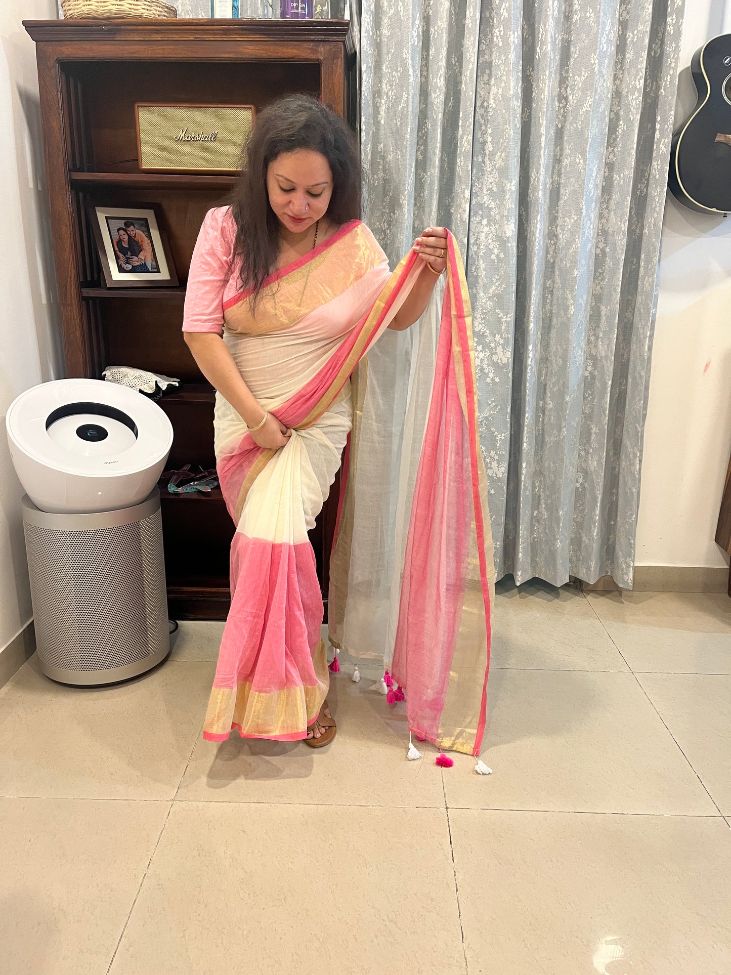 Zari Mul Cotton Saree - Off-White with Pink Border (No Blouse piece)