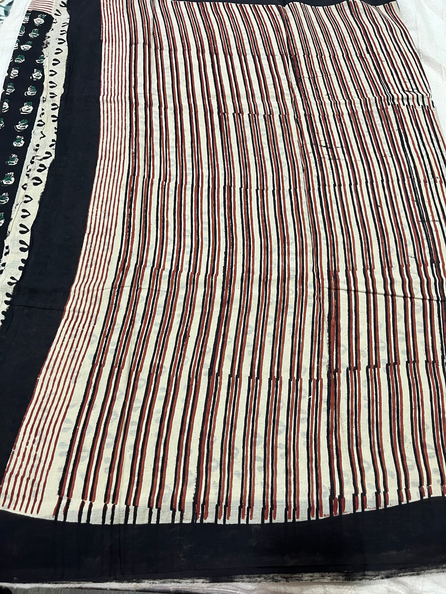 Quirky Figurine Half & Half Mul Cotton Saree - Black & White