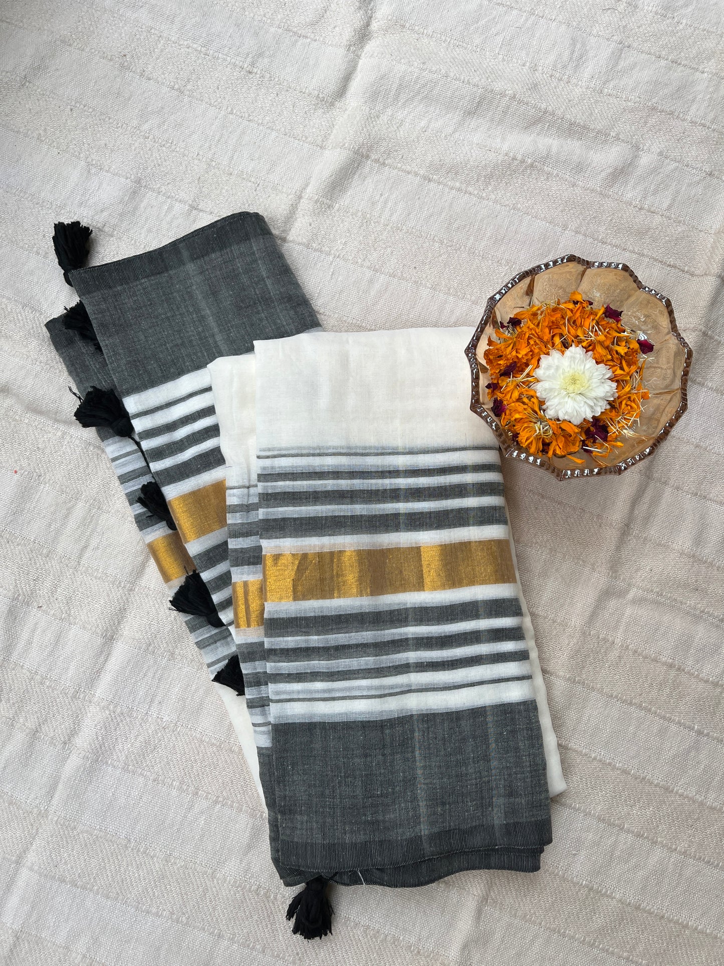 Zari Mul Cotton Saree - White with Black Border (No Blouse piece)