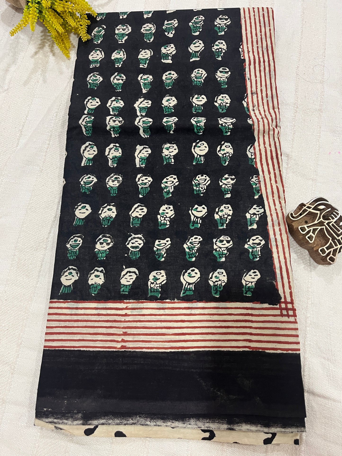 Quirky Figurine Half & Half Mul Cotton Saree - Black & White
