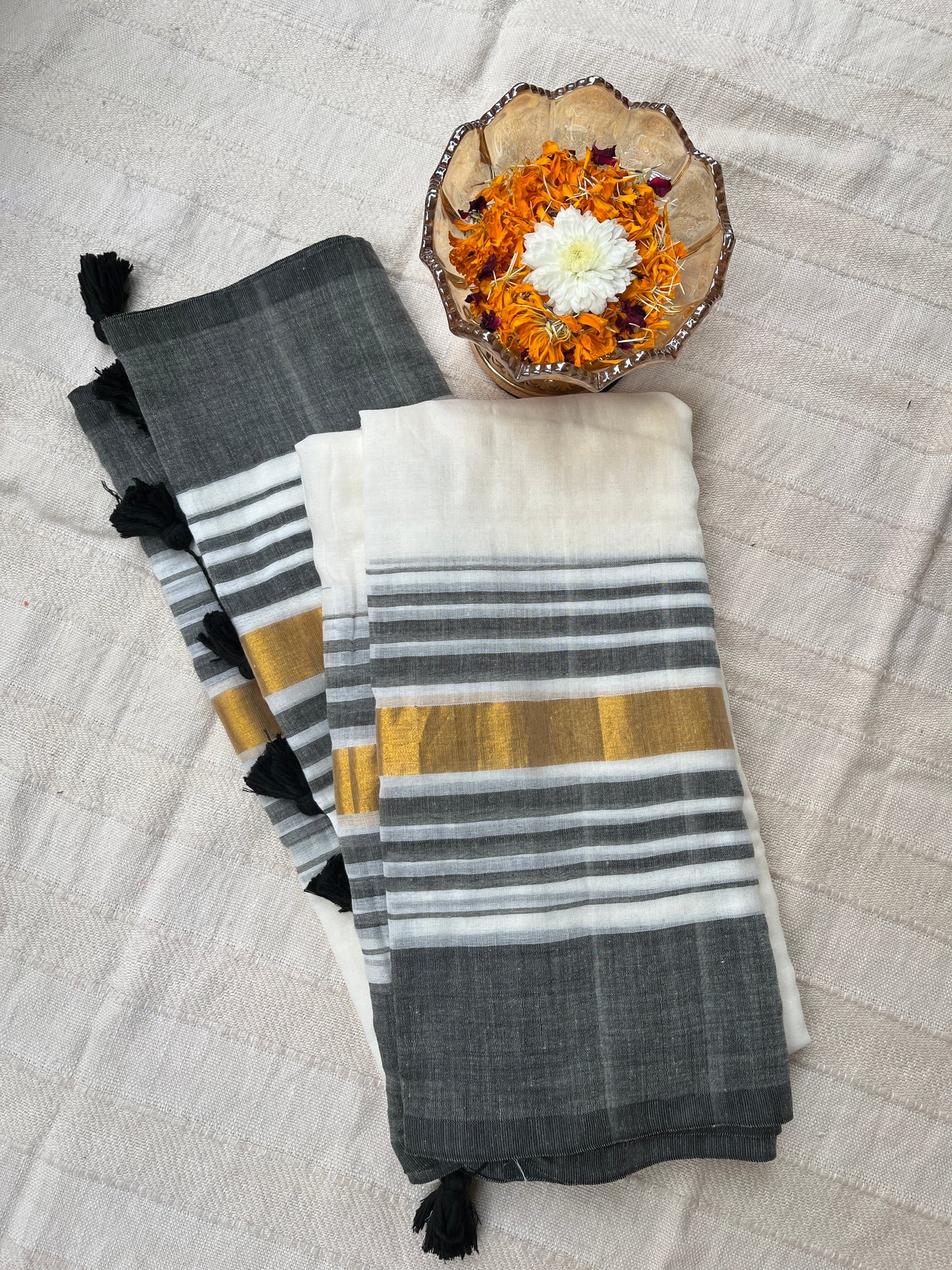 Zari Mul Cotton Saree - White with Black Border (No Blouse piece)