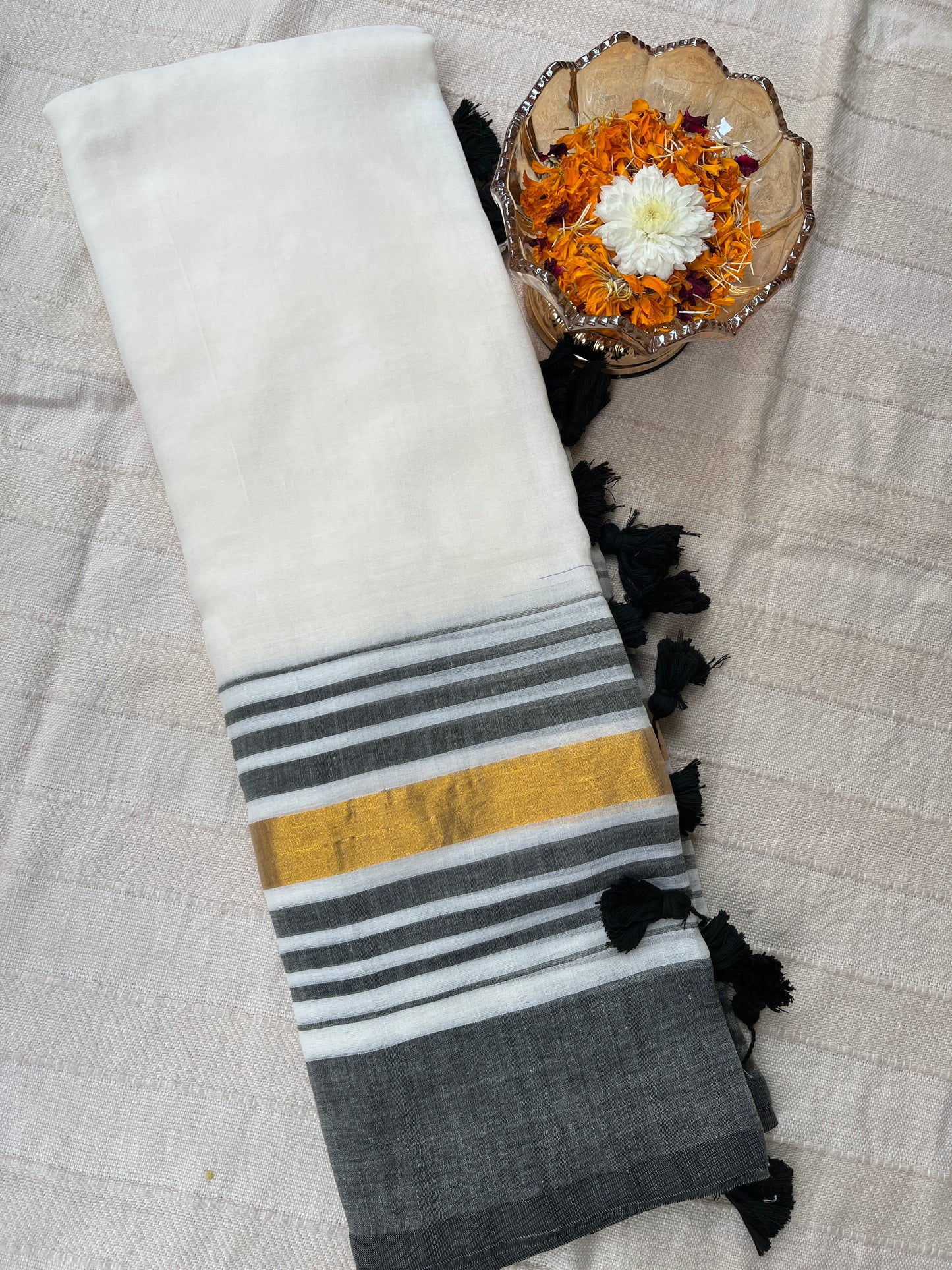Zari Mul Cotton Saree - White with Black Border (No Blouse piece)