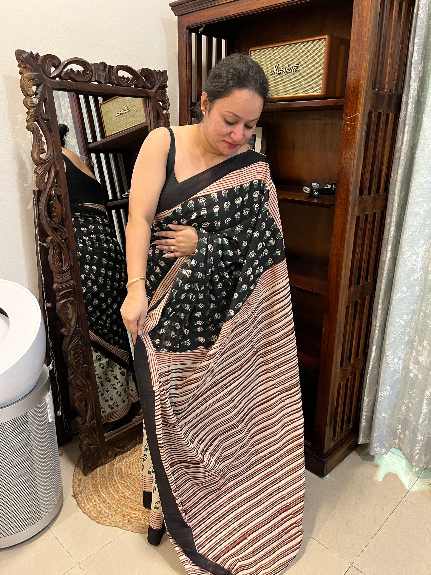 Quirky Figurine Half & Half Mul Cotton Saree - Black & White
