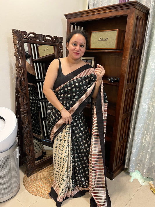 Quirky Figurine Half & Half Mul Cotton Saree - Black & White