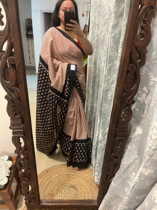 Bagru Handblock Mul Cotton Saree - off-white & Red Stripes