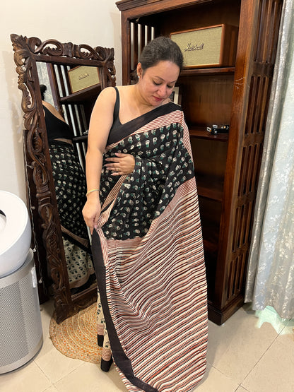 Quirky Figurine Half & Half Mul Cotton Saree - Black & White